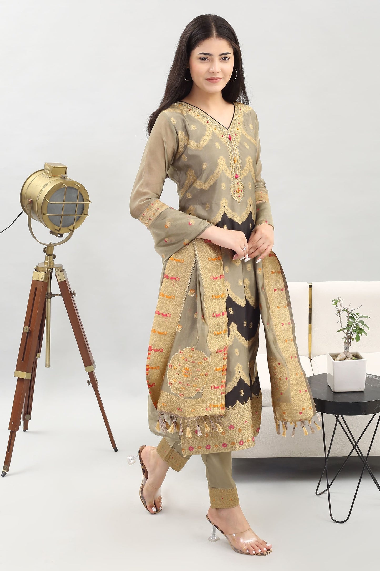 Tyohar Glamour (Grey&Black) : 46-Inch Pure Organza Jacquard Kurta, Viscose Pants, and Stylish Dupatta