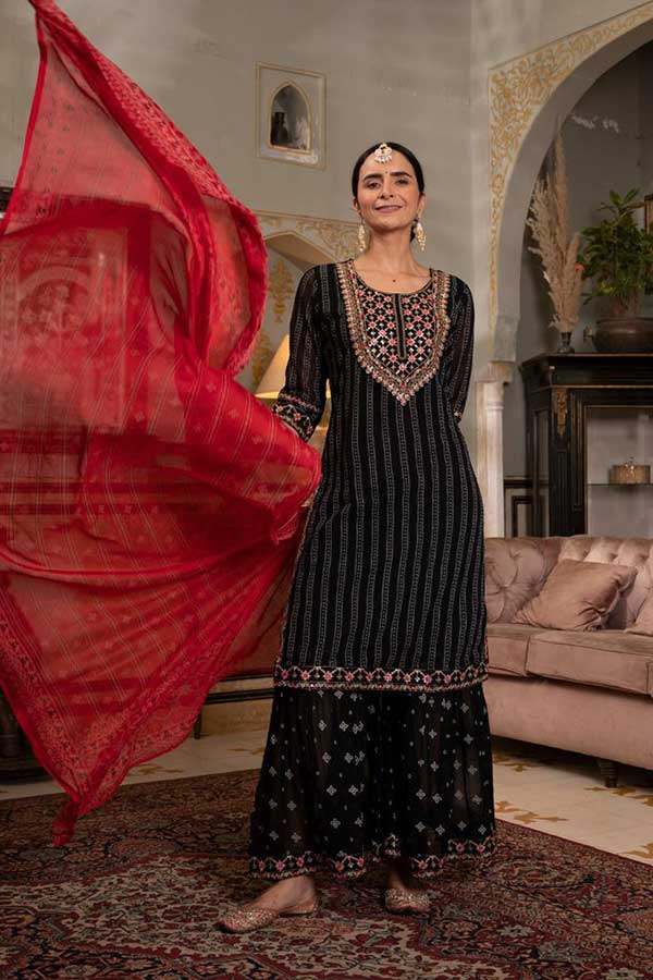 Timeless Beauty: Georgette Kurta with Zari Embroidery and Stylish Gharara