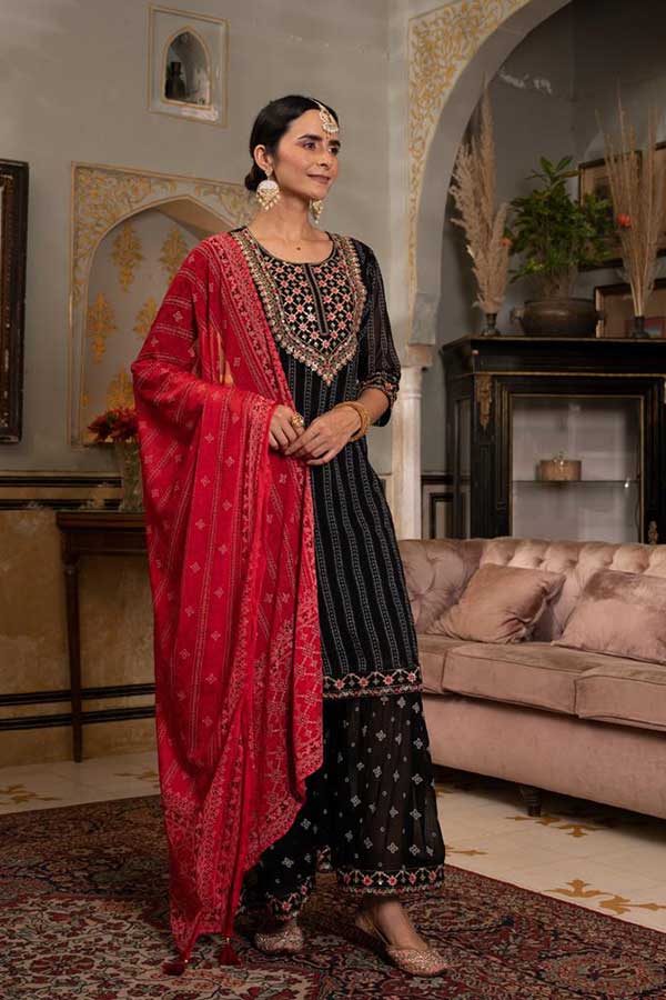 Timeless Beauty: Georgette Kurta with Zari Embroidery and Stylish Gharara