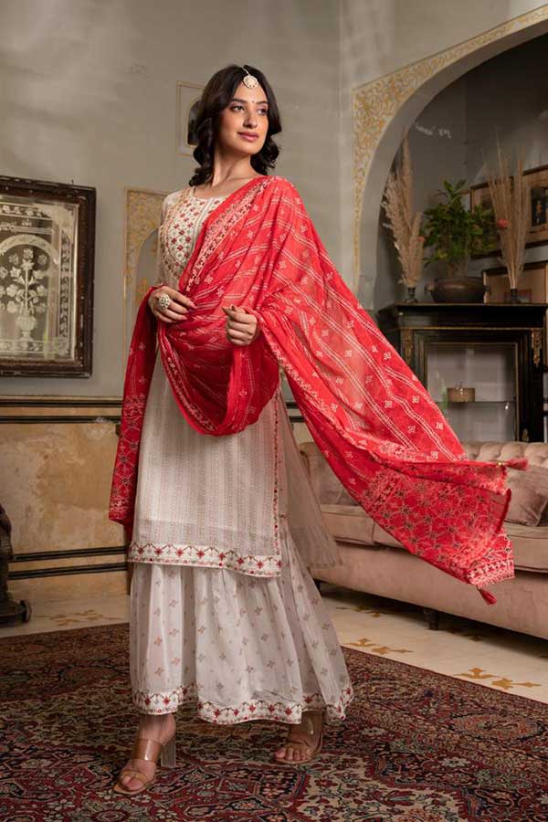 Chic and Stylish: Embroidered Georgette Suit with Zari-Adorned Gharara